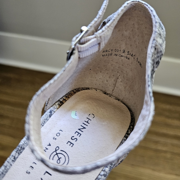 Chinese Laundry Arcy open toe platform chunky heels gray white snakeskin 9.5 - Picture 10 of 11